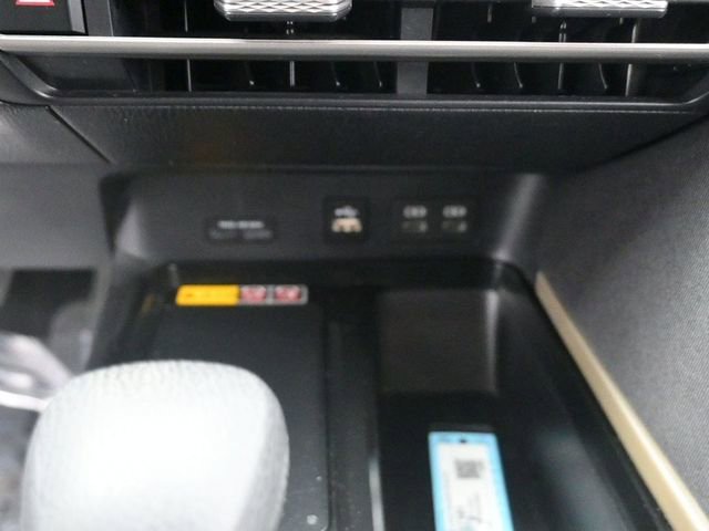 Used 2025 Toyota Camry LE image 18