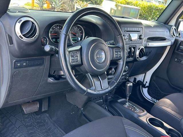 Certified 2017 Jeep Wrangler Unlimited Rubicon w/ Connectivity Group image 27