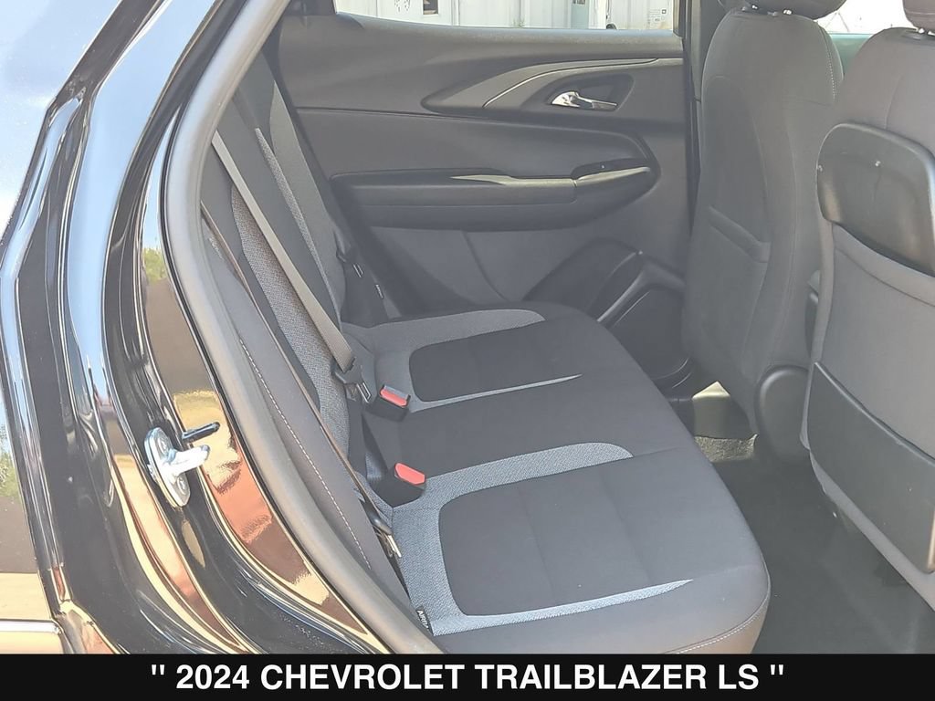 Used 2024 Chevrolet TrailBlazer LS w/ LS Convenience Package FWD image 25