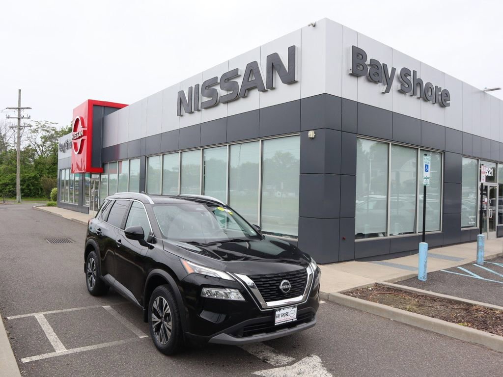 Certified 2022 Nissan Rogue SV w/ SV Premium Package image 2