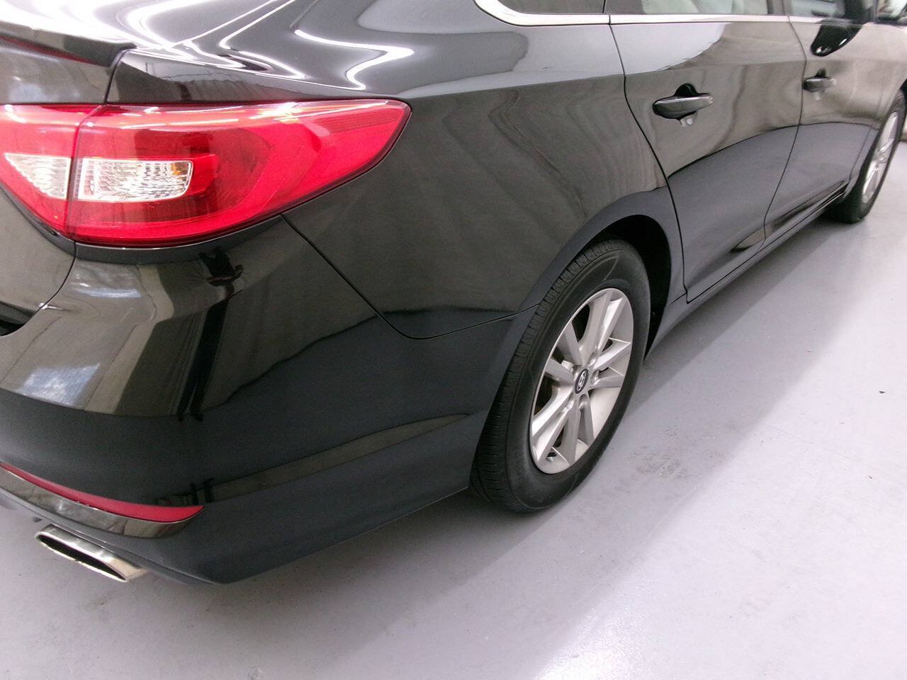Used 2017 Hyundai Sonata SE FWD image 8