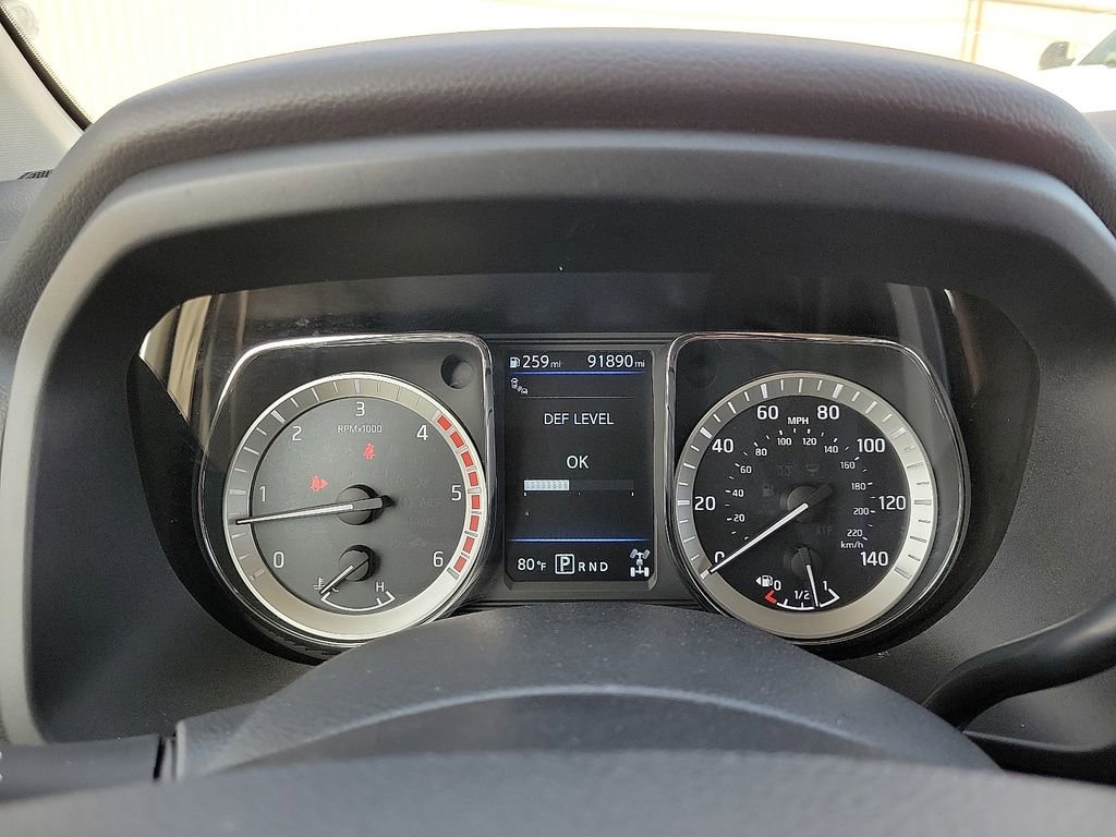 Used 2019 Nissan Titan SV w/ SV Convenience Package image 23