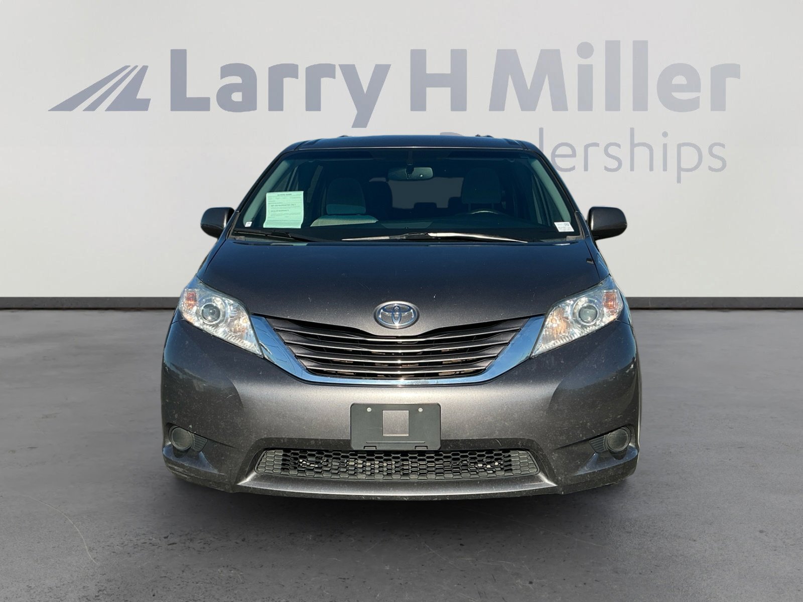 Used 2015 Toyota Sienna LE image 8