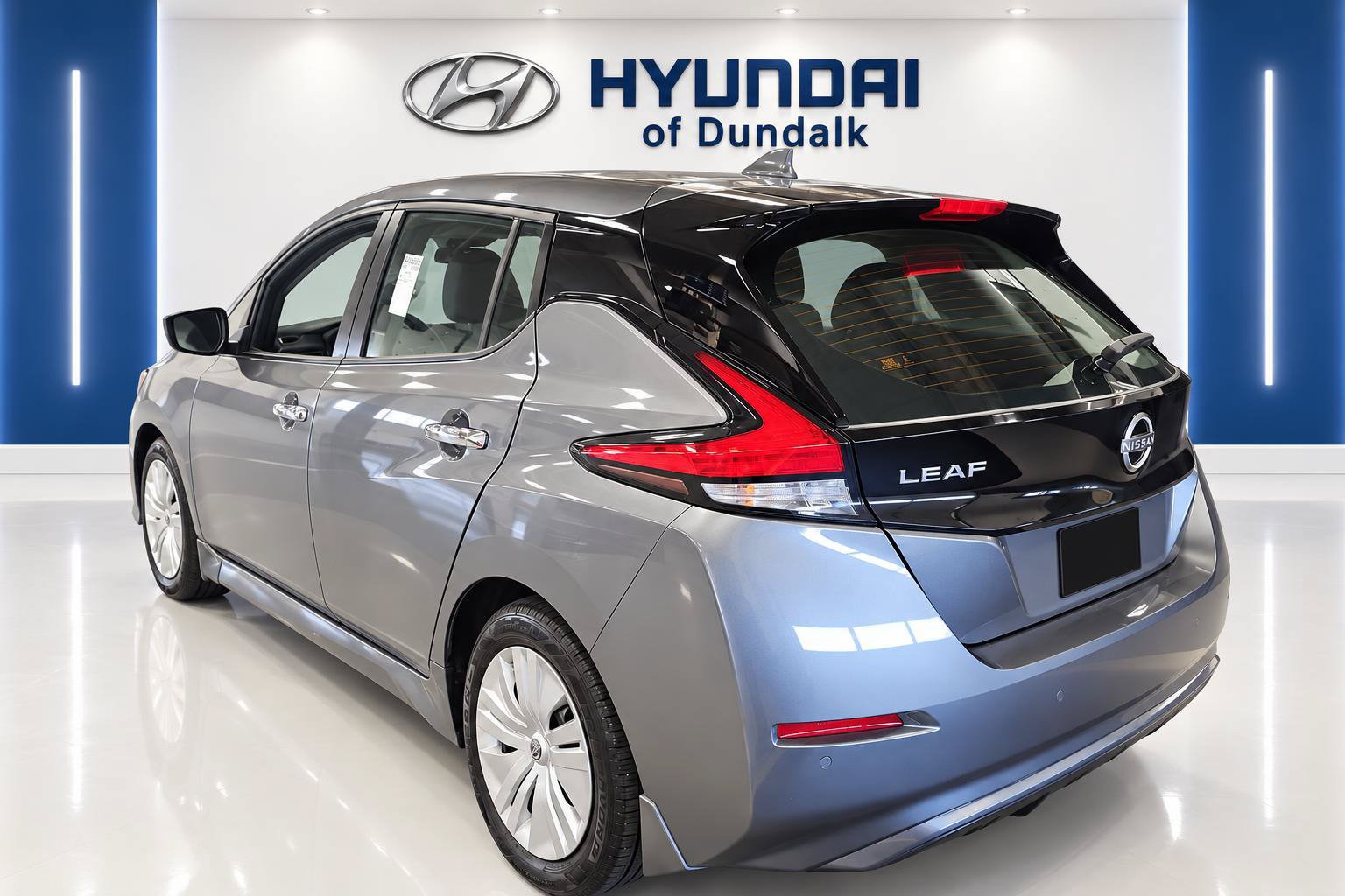 Used 2023 Nissan Leaf S FWD image 2