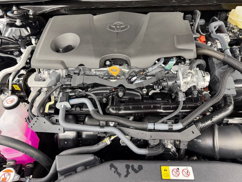 Used 2026 Toyota Camry SE FWD image 40