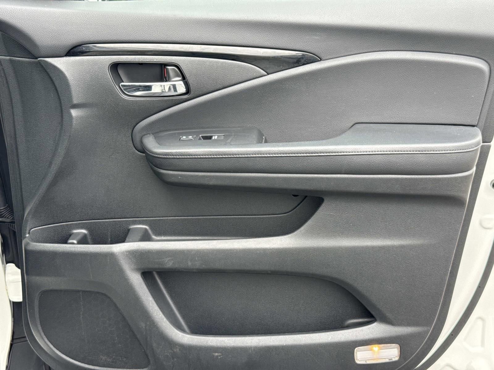 Used 2018 Honda Pilot Touring image 23