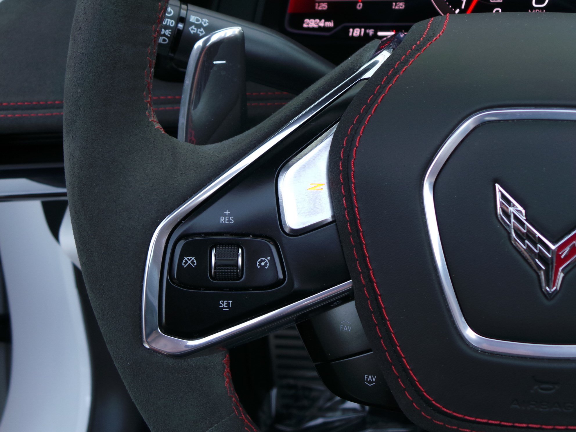 Used 2023 Chevrolet Corvette Stingray Premium Conv w/ Z51 Performance Package RWD image 29