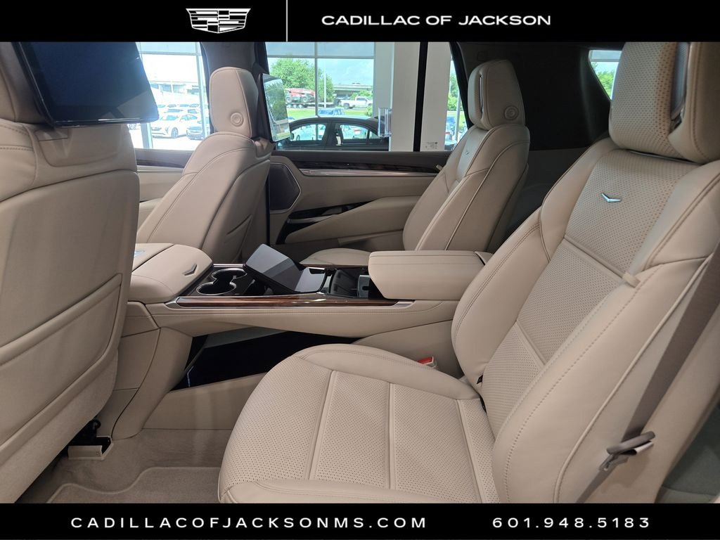 New 2026 Cadillac Escalade Platinum Luxury AWD/4WD image 8