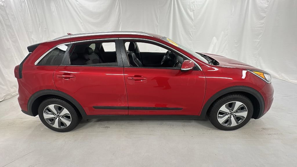 Used 2019 Kia Niro EX image 2