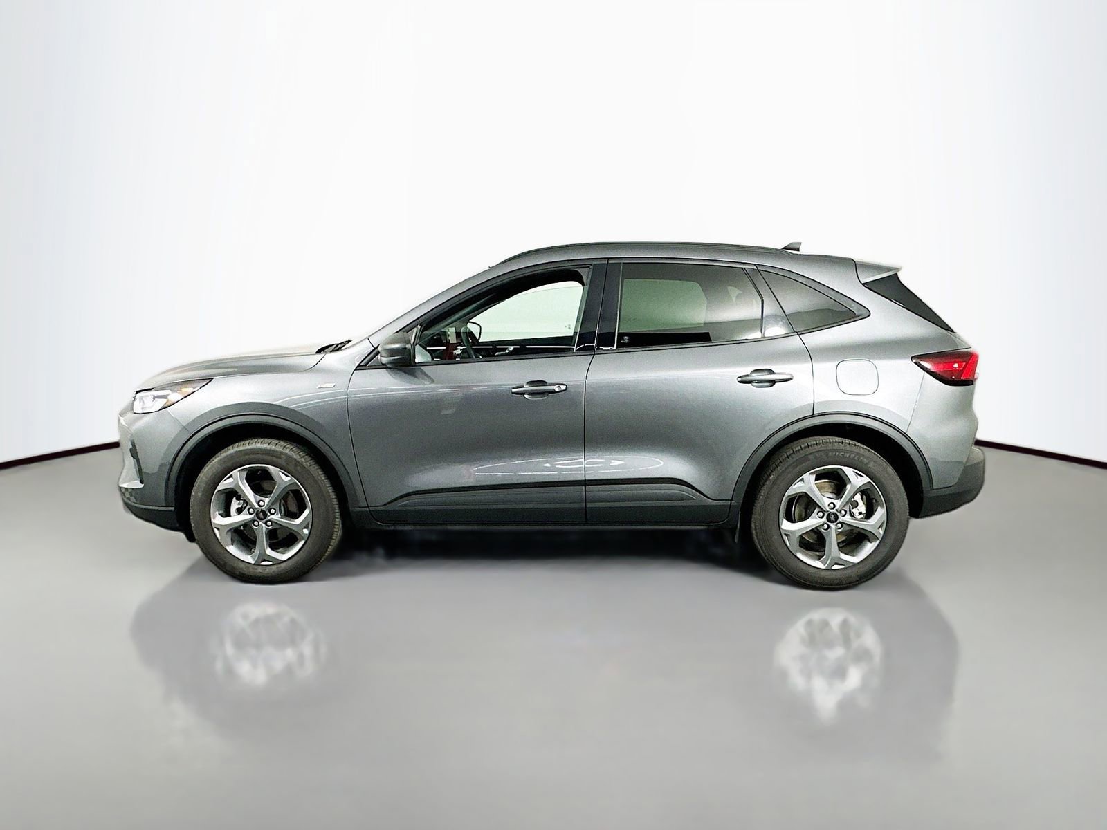 Used 2025 Ford Escape ST-Line AWD/4WD image 5