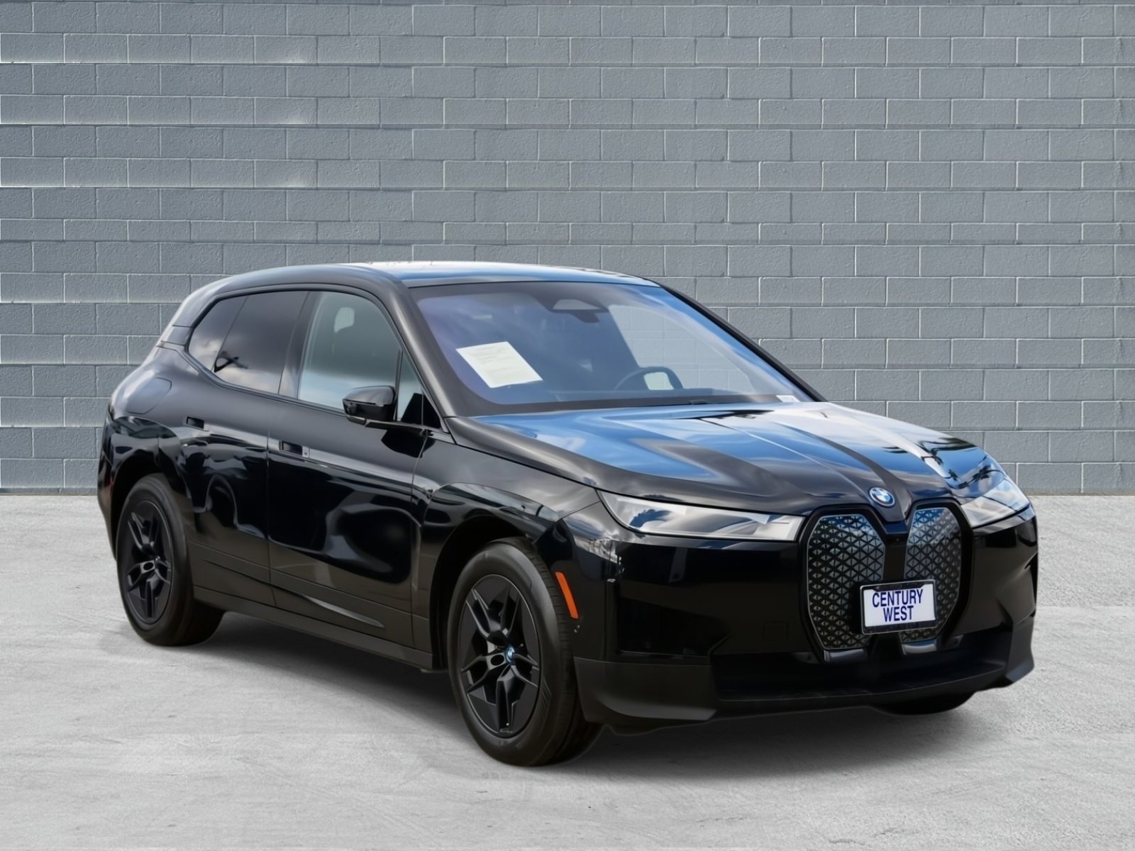 Used 2025 BMW iX xDrive50 w/ Convenience Package image 1