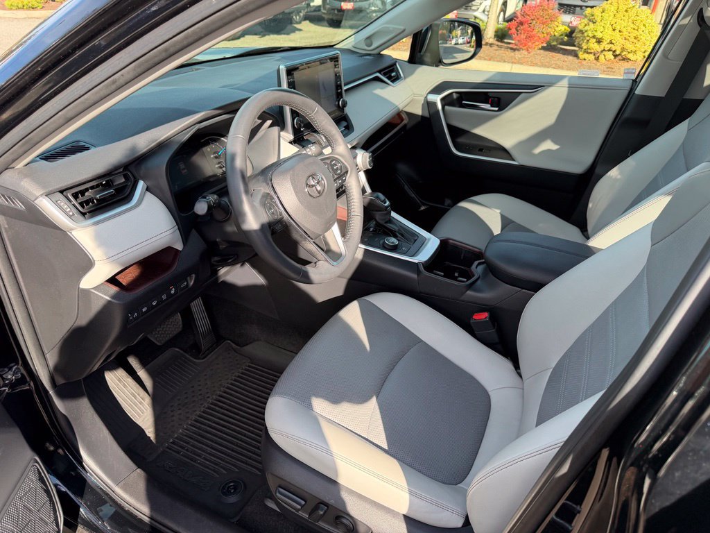 Certified 2022 Toyota RAV4 Limited AWD/4WD image 11