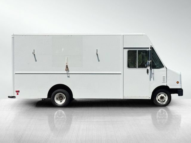 Used 2014 Ford E-350 and Econoline 350 Super Duty w/ A/C Prep Package RWD image 3