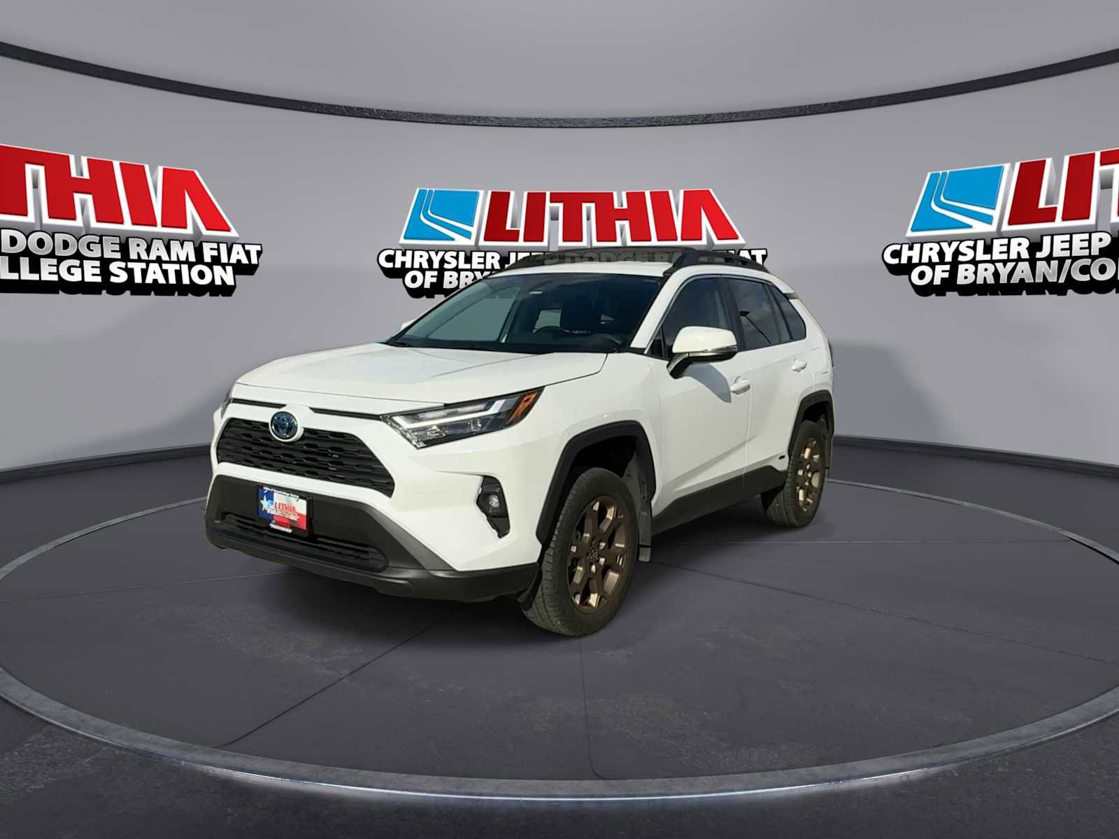 Used 2023 Toyota RAV4 AWD Hybrid image 3