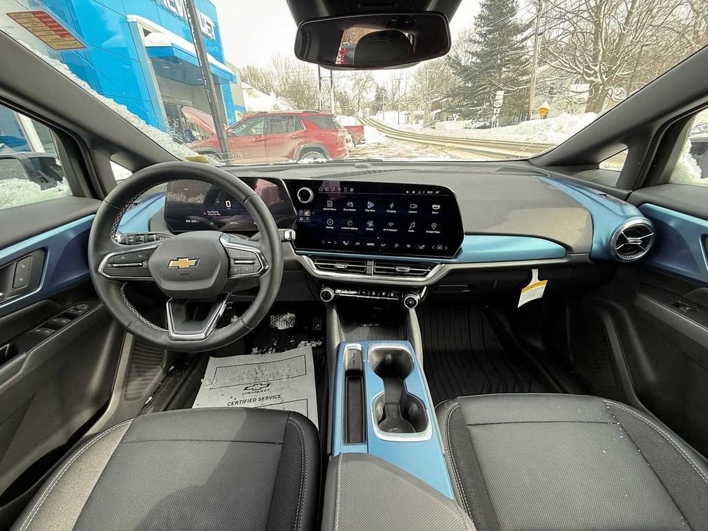 Used 2025 Chevrolet Equinox EV LT w/ Convenience Package image 10