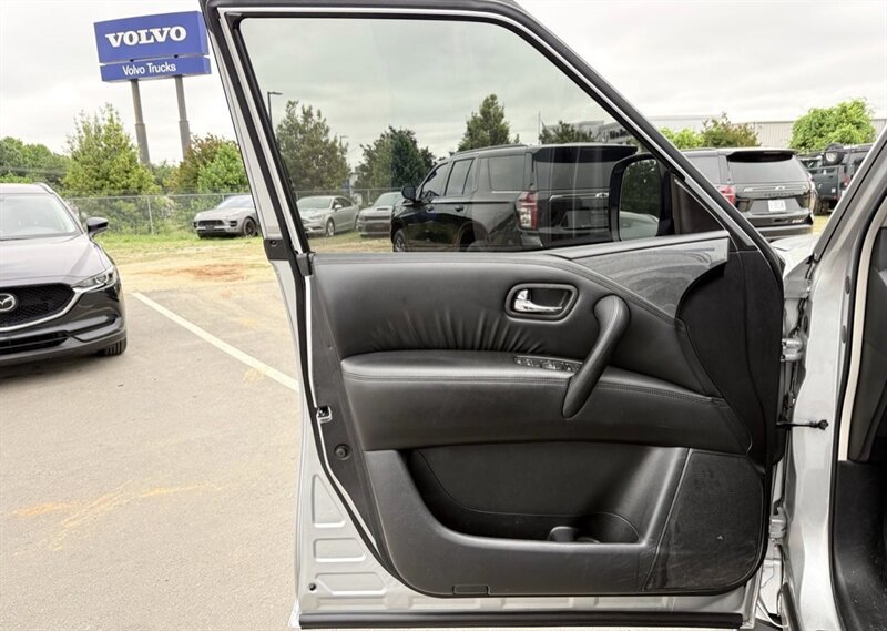 Used 2021 Nissan Armada SV AWD/4WD image 15
