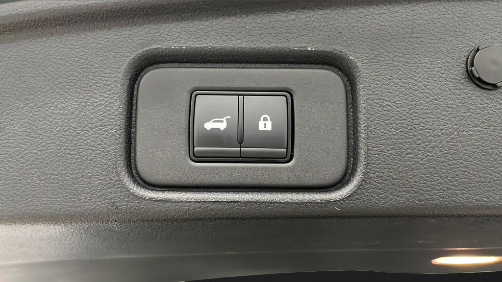 Used 2025 Nissan Pathfinder SV w/ Cargo Package AWD/4WD image 28