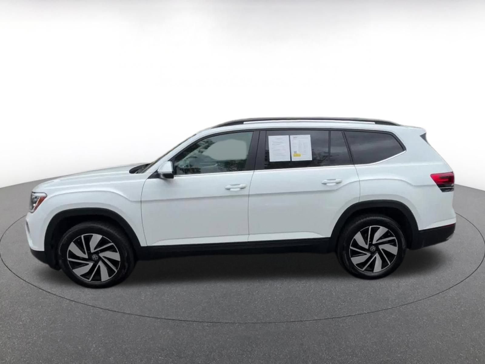Used 2026 Volkswagen Atlas SE FWD image 8