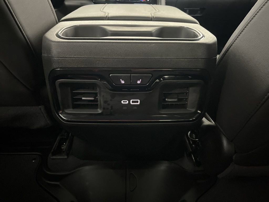 Used 2025 GMC Sierra 1500 AT4 image 29