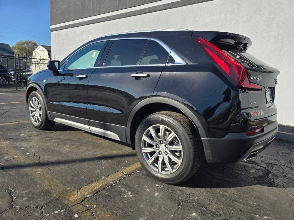 Used 2023 Cadillac XT4 Premium Luxury w/ Technology Package image 10