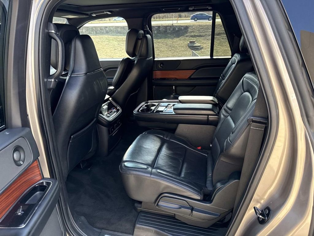 Used 2018 Lincoln Navigator L Reserve w/ Technology Package image 26