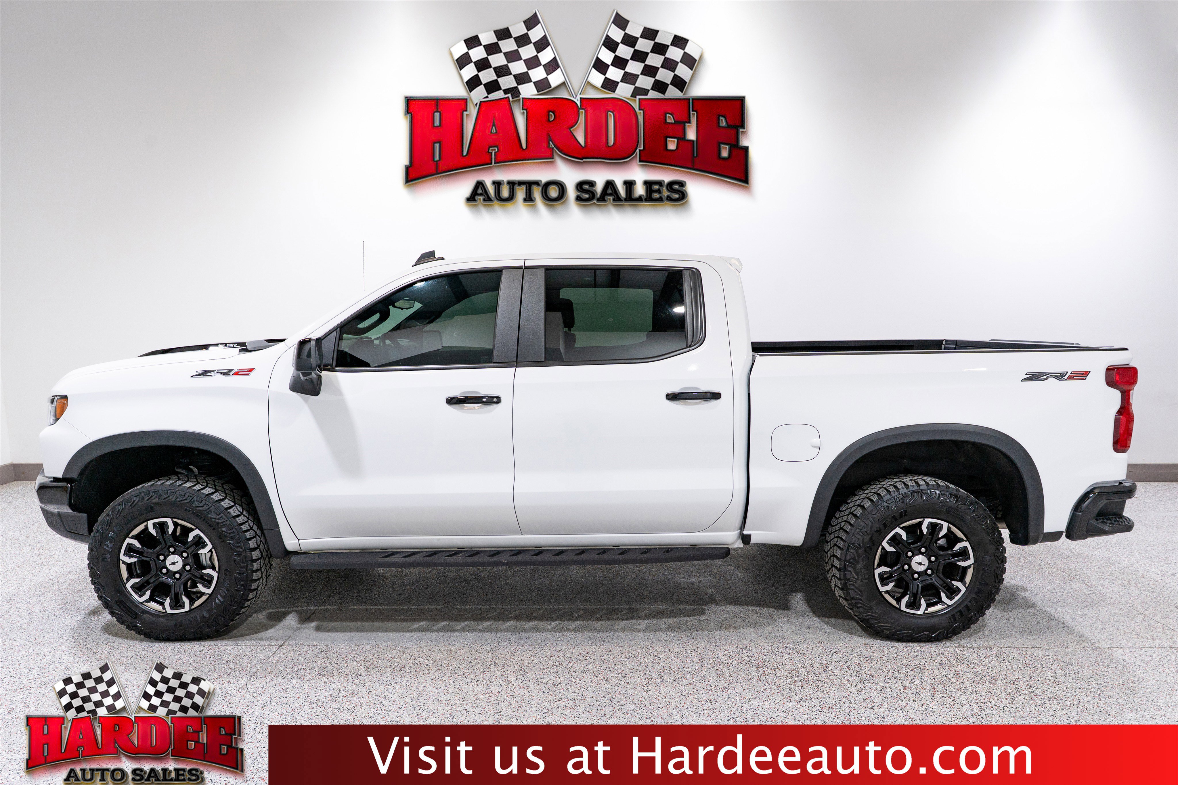 Used 2025 Chevrolet Silverado 1500 ZR2 w/ Technology Package AWD/4WD image 1