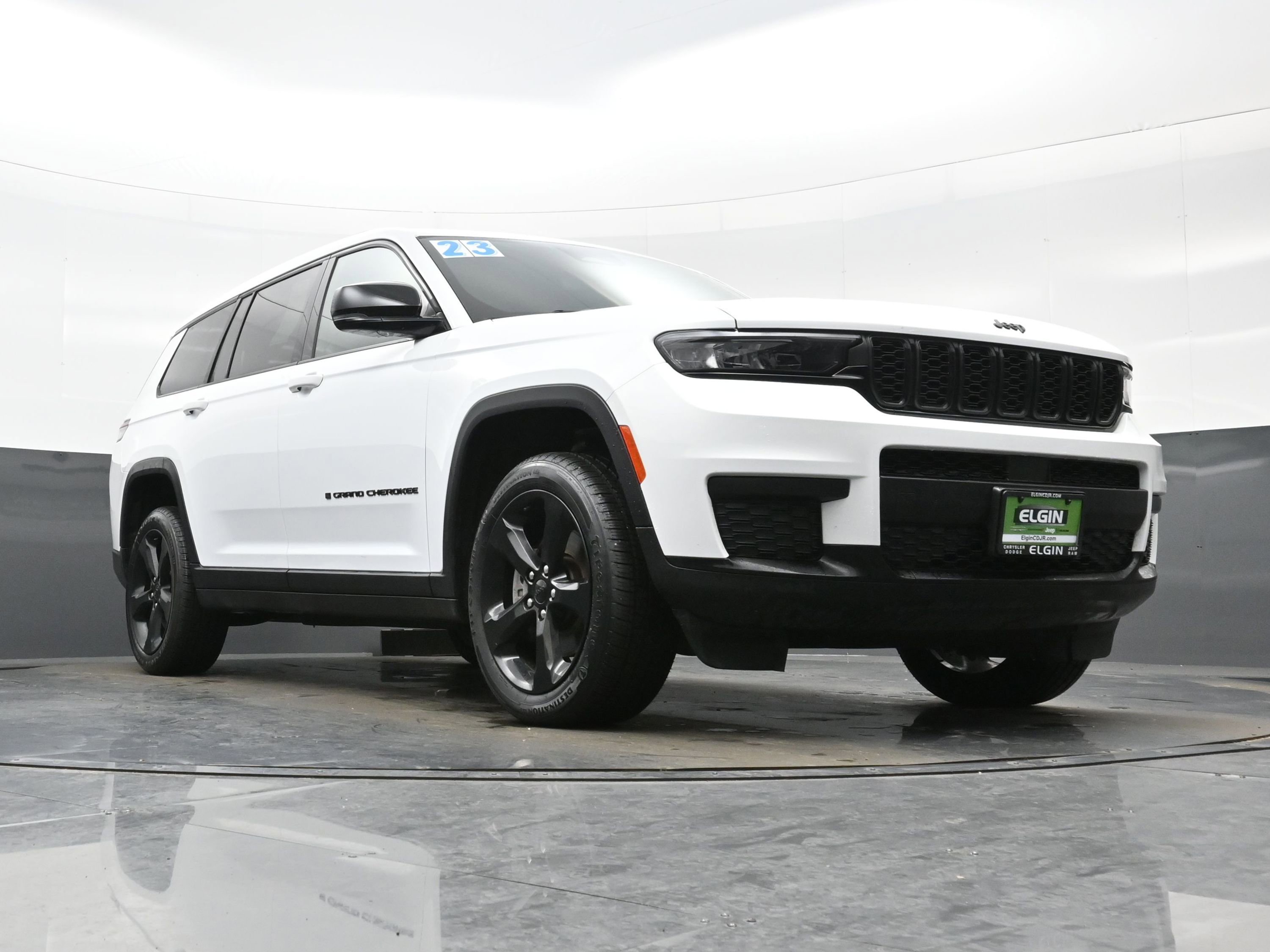 Used 2023 Jeep Grand Cherokee L Laredo image 32