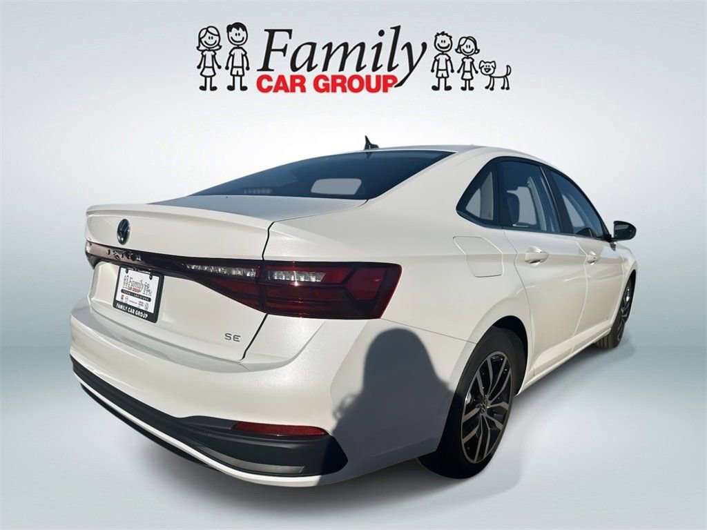 New 2026 Volkswagen Jetta SE FWD image 4