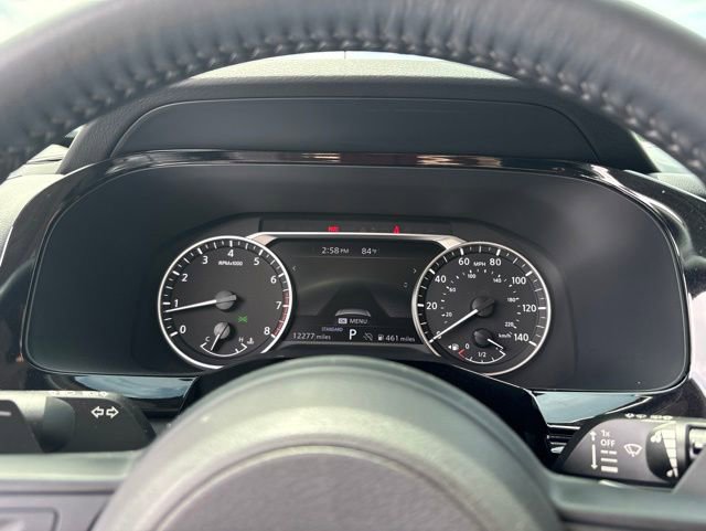 Used 2025 Nissan Pathfinder SV FWD image 14