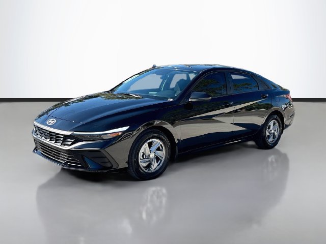 New 2026 Hyundai Elantra SE FWD image 3