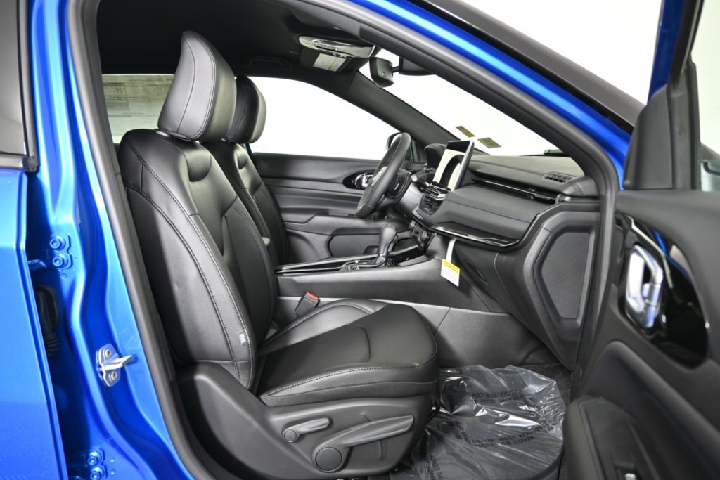 New 2026 Jeep Compass Limited image 13