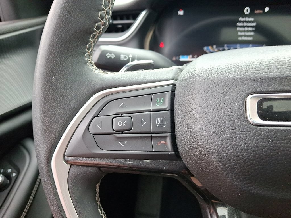 Used 2023 Jeep Grand Cherokee Laredo w/ Luxury Tech Group I AWD/4WD image 22