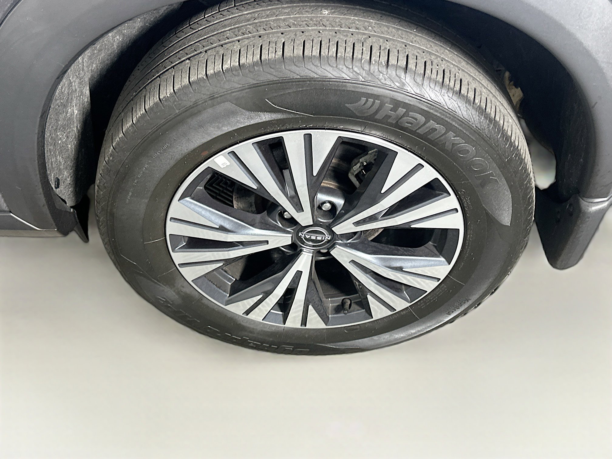 Used 2023 Nissan Rogue SV image 10