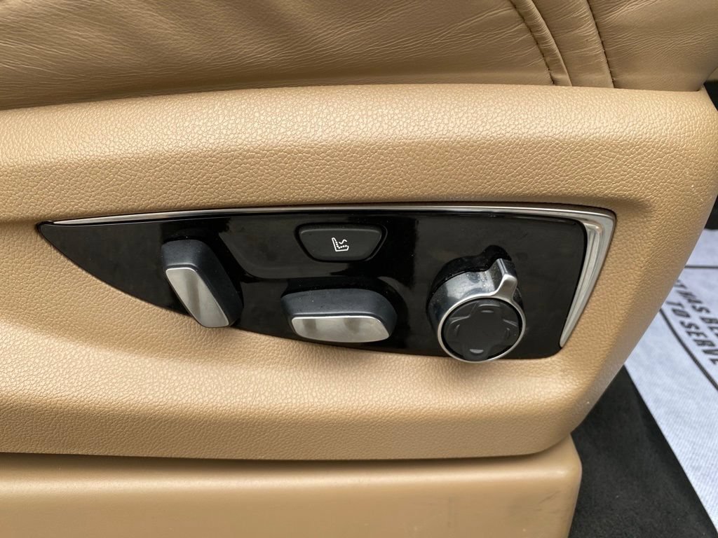 Used 2019 Cadillac Escalade Platinum AWD/4WD image 9