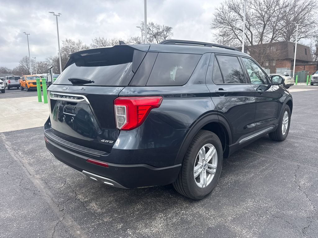 Used 2024 Ford Explorer XLT w/ Equipment Group 202A image 7