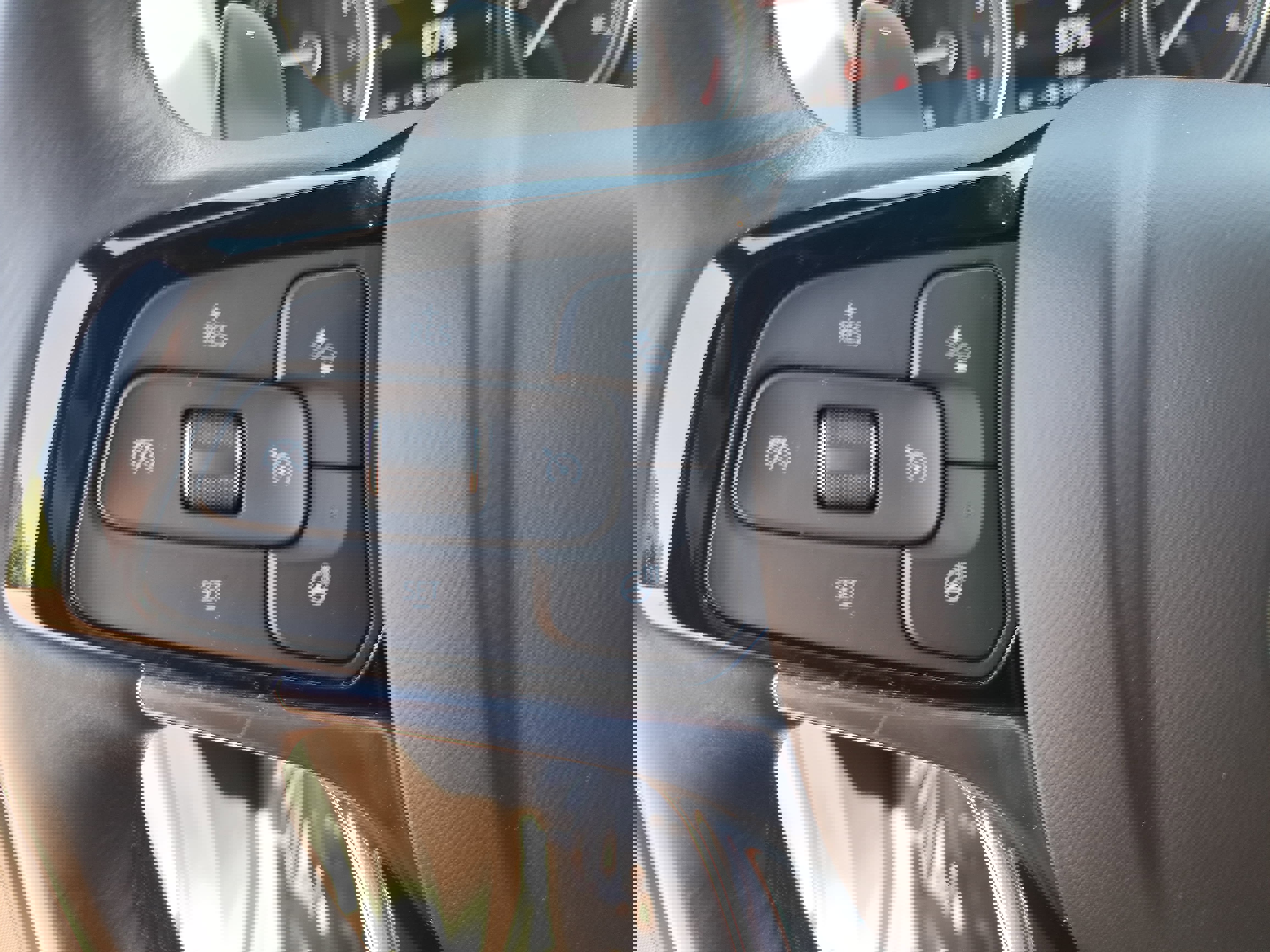 Used 2023 Buick Enclave Essence AWD/4WD image 17