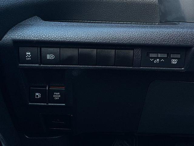 Certified 2026 Toyota Sienna Limited FWD image 27