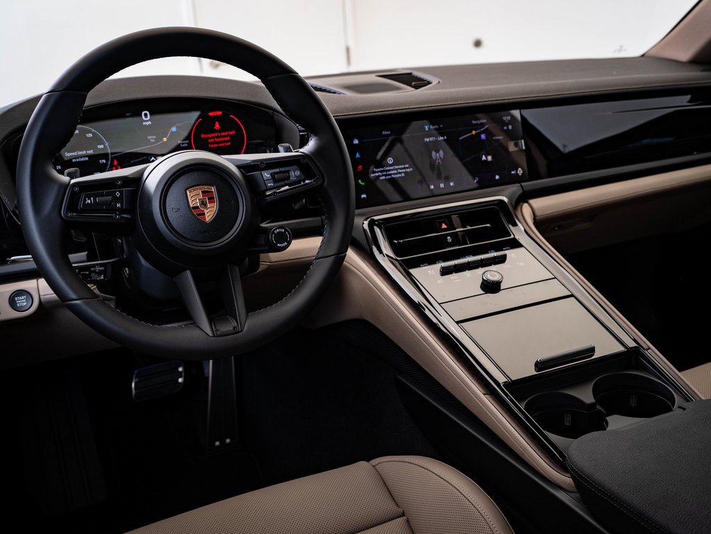 New 2026 Porsche Panamera 4 image 4
