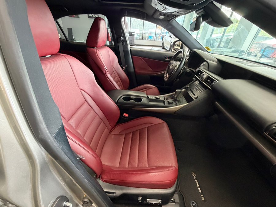 Used 2018 Lexus IS 300 F Sport w/ F Sport Package RWD image 41