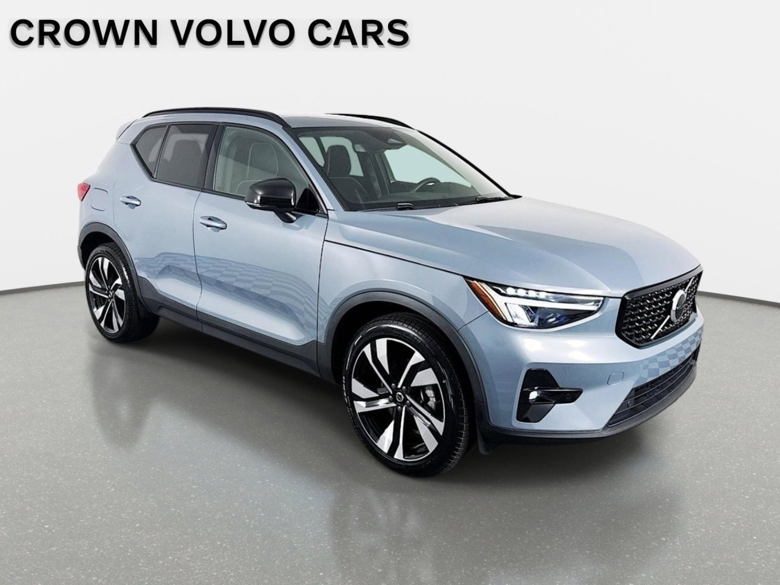 Used 2023 Volvo XC40 B5 Plus w/ Climate Package AWD/4WD image 4