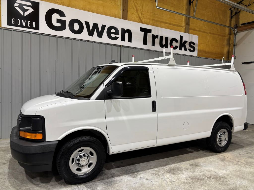 Used 2017 Chevrolet Express 2500 image 4