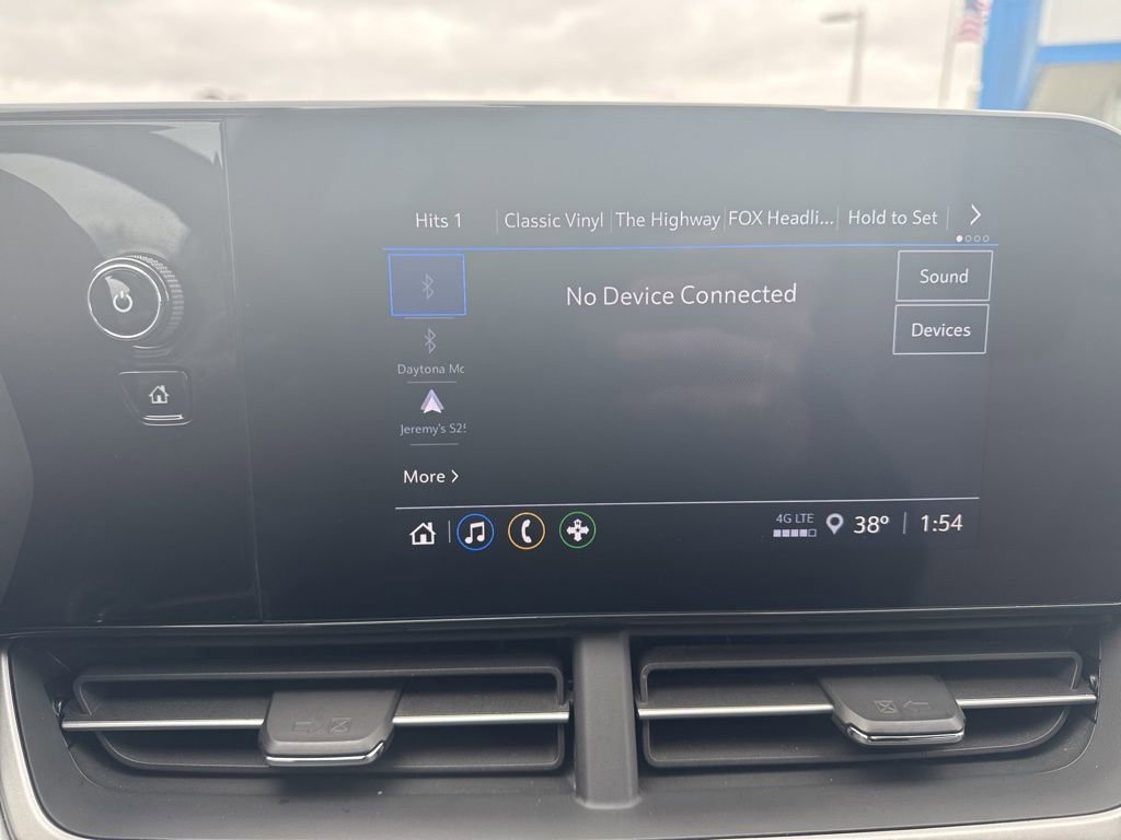 Used 2024 Chevrolet Trax LS image 28