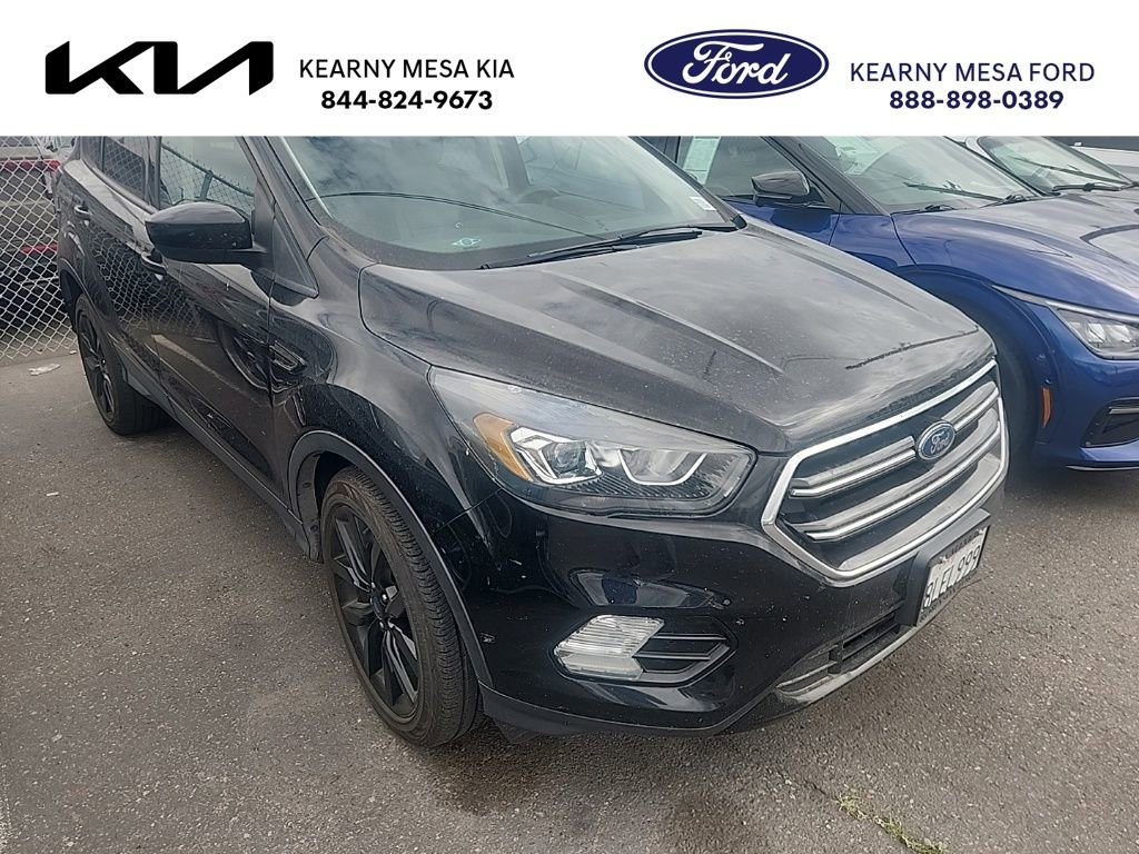 Used 2019 Ford Escape SE image 1