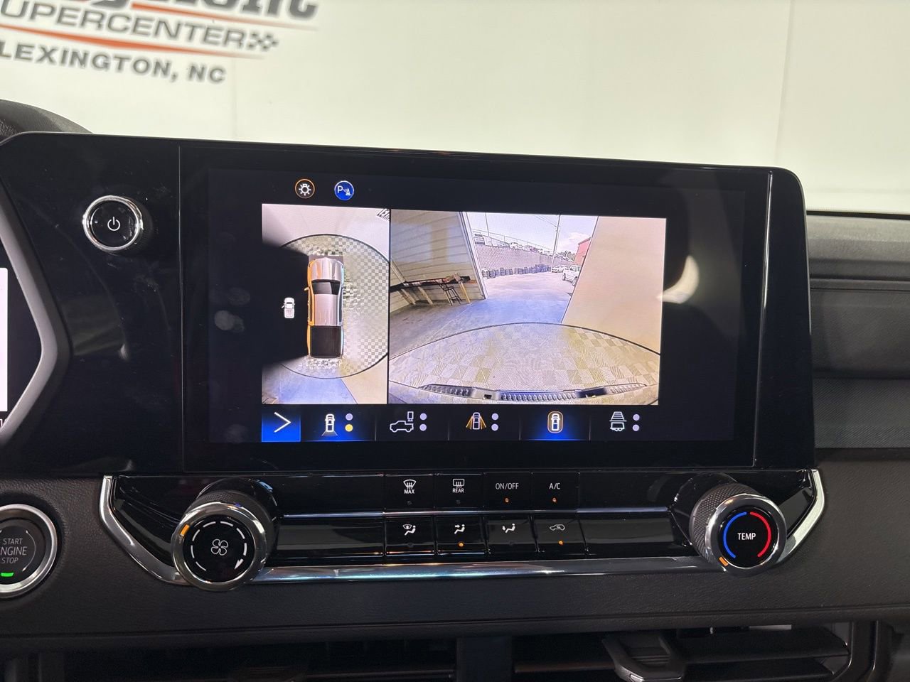 Used 2024 Chevrolet Colorado Trail Boss w/ Technology Package image 14