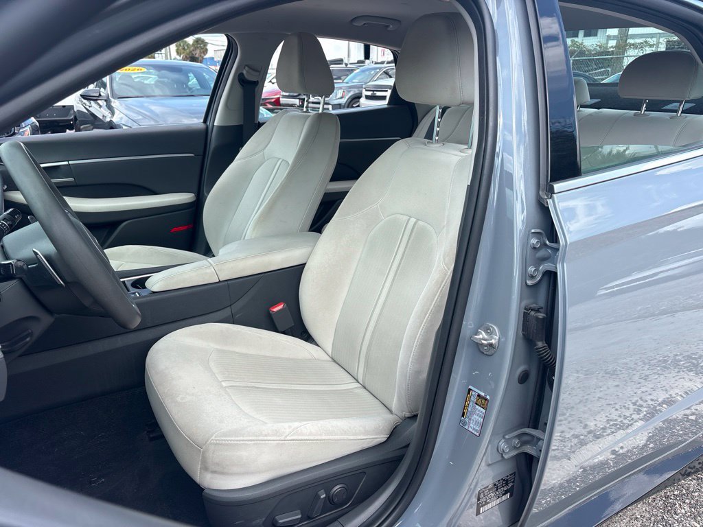 Used 2025 Hyundai Sonata SEL FWD image 9