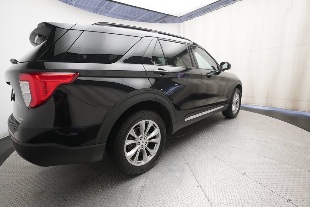 Used 2023 Ford Explorer XLT w/ Equipment Group 202A AWD/4WD image 36