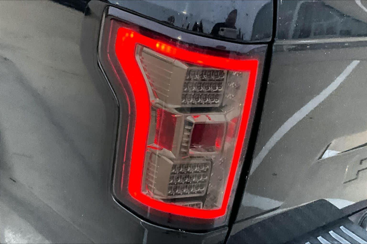 Used 2019 Ford F150 Lariat RWD image 30