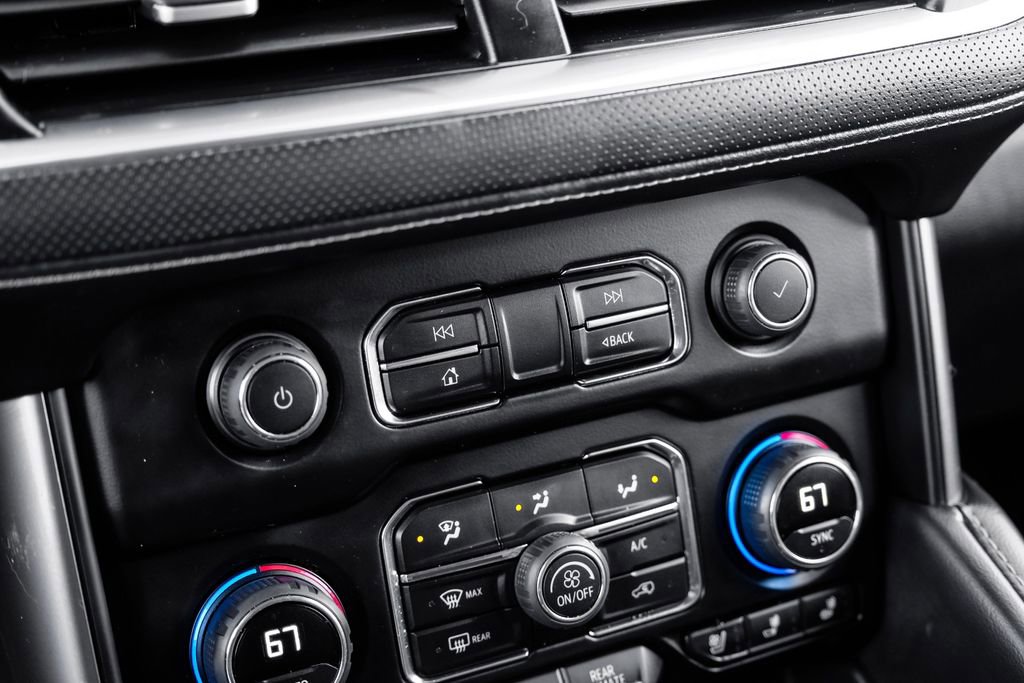 Used 2024 Chevrolet Suburban Premier image 20