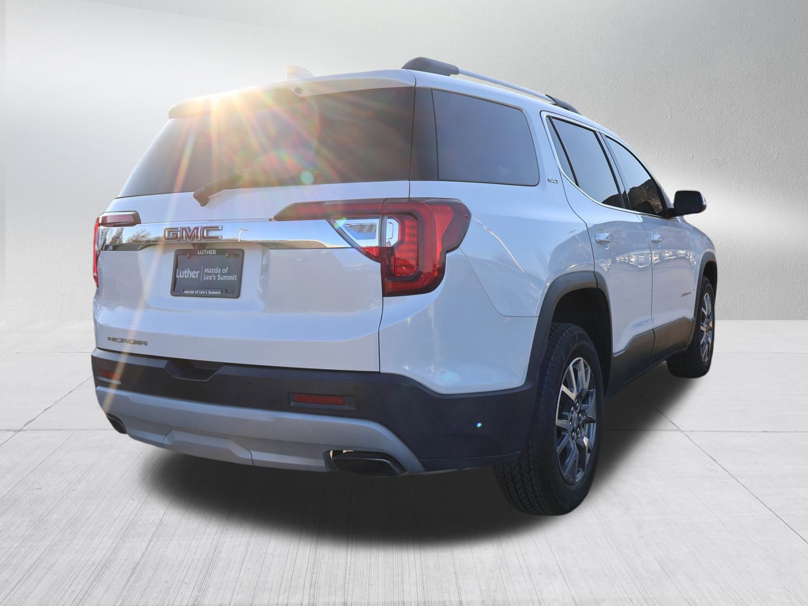 Used 2021 GMC Acadia SLT w/ Premium Package image 7