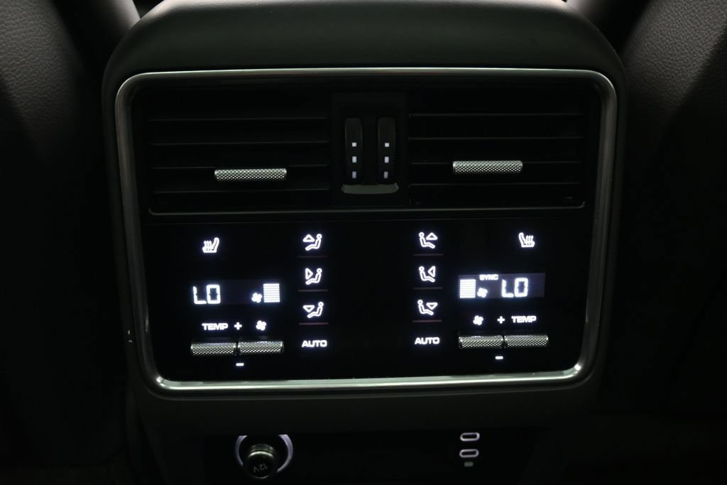 Certified 2020 Porsche Cayenne AWD/4WD image 22